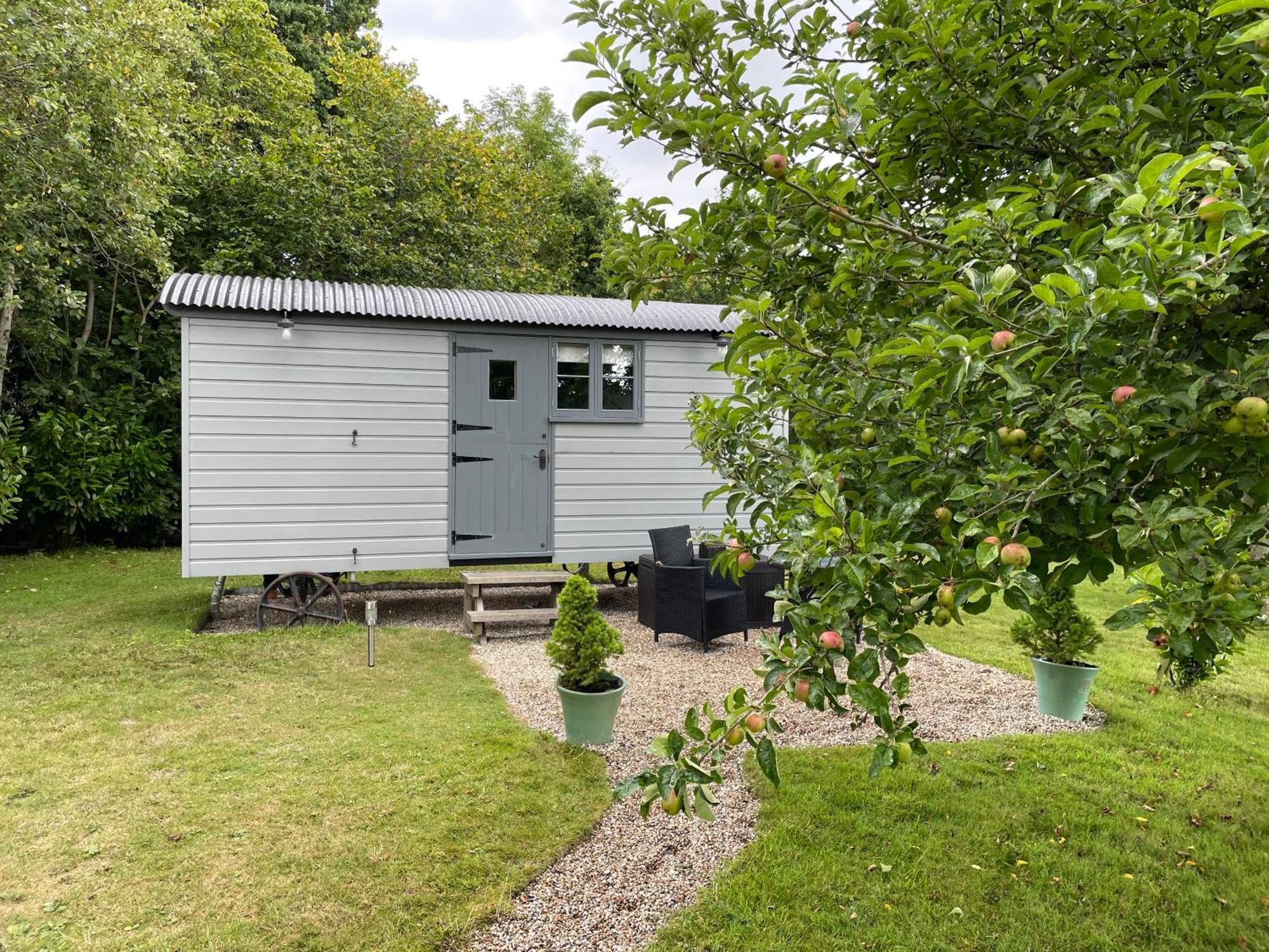 Greatwood Shepherds Hut Battle Ngoại thất bức ảnh