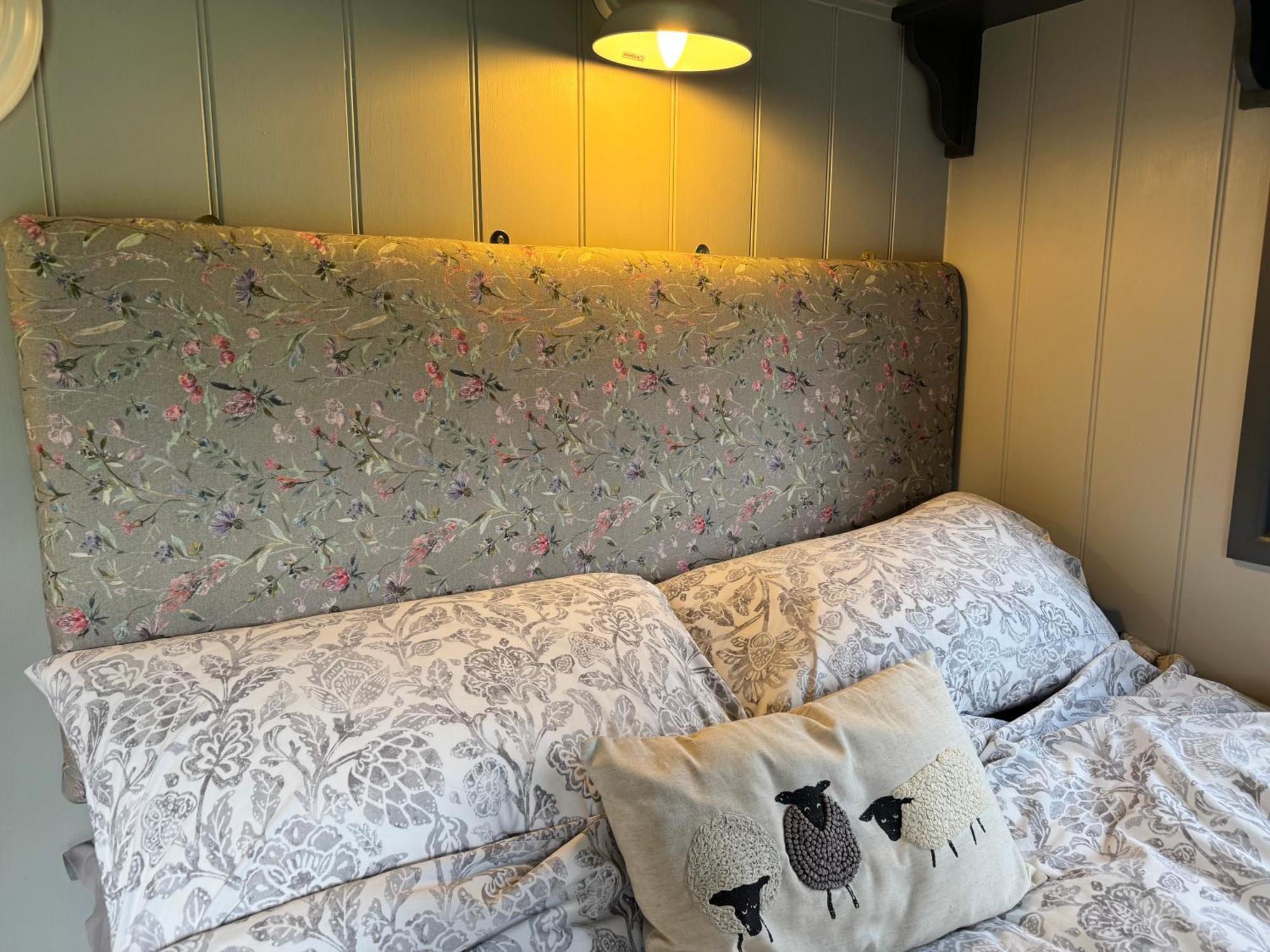 Greatwood Shepherds Hut Battle Ngoại thất bức ảnh